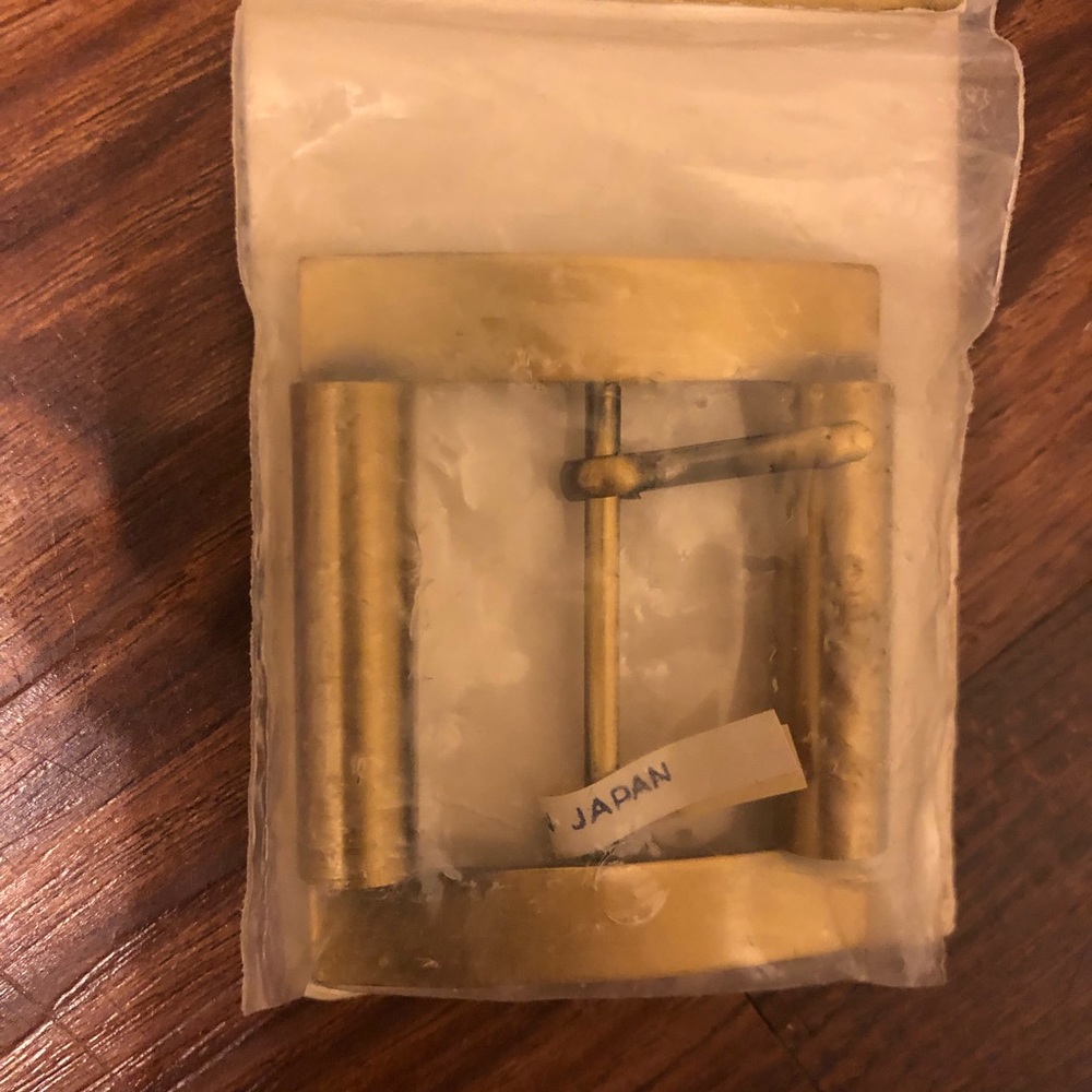 Vintage La mode gold belt buckle Set of 2 - Picture 2 of 3